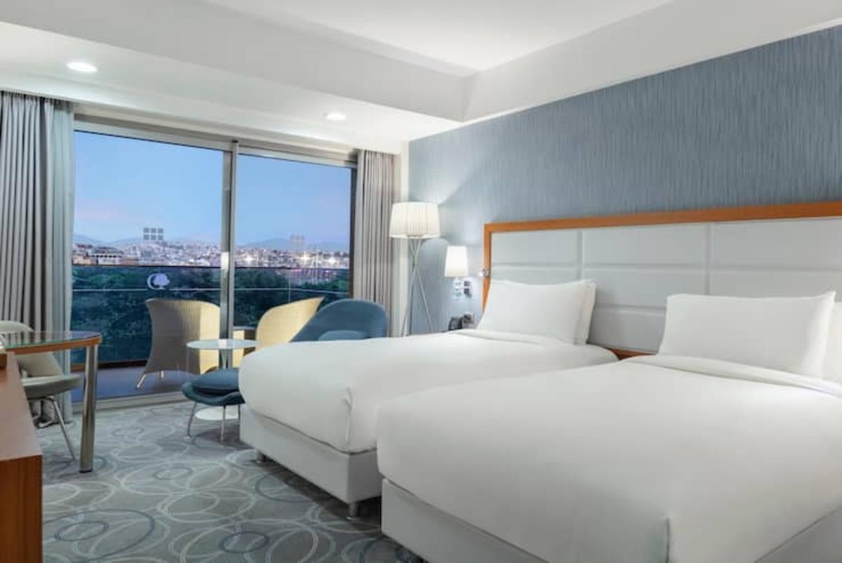 En fazla 2 yetişkin.