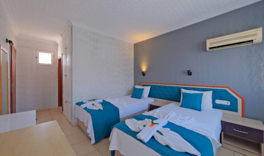 En fazla 3 yetişkin veya 2 yetişkin + 1 çocuk.