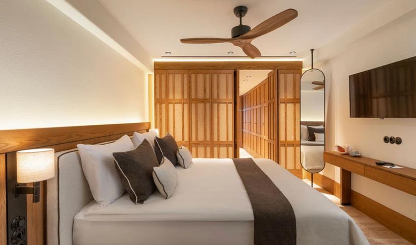 En fazla 3 yetişkin.