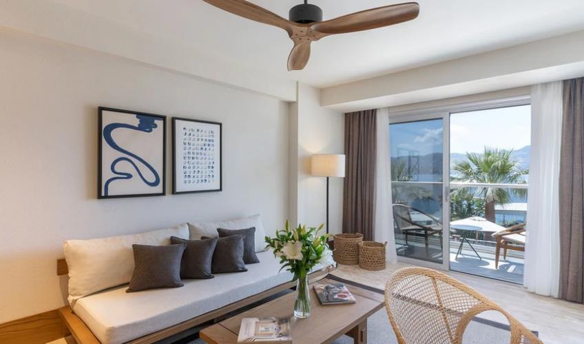 En fazla 3 yetişkin.