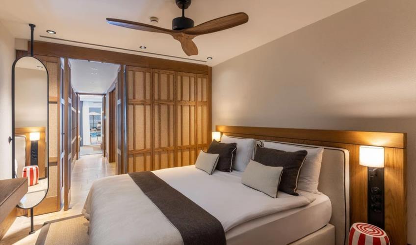 En fazla 3 yetişkin + 1 bebek (0-2 yaş).