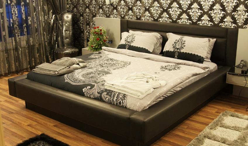 En fazla 2 yetişkin.