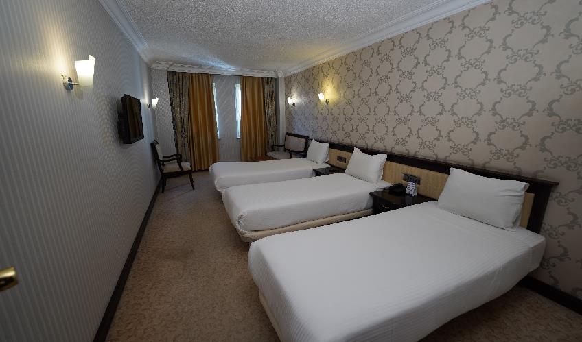 En az 2 yetişkin, En fazla 3 yetişkin.