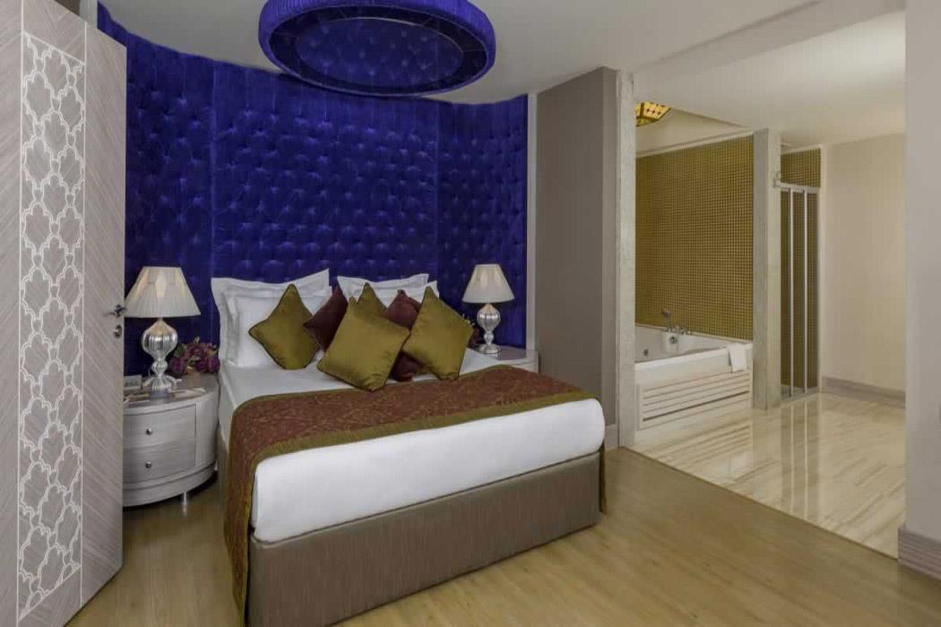 En az 2 yetişkin, En fazla 4 yetişkin veya 3 yetişkin + 1 çocuk.