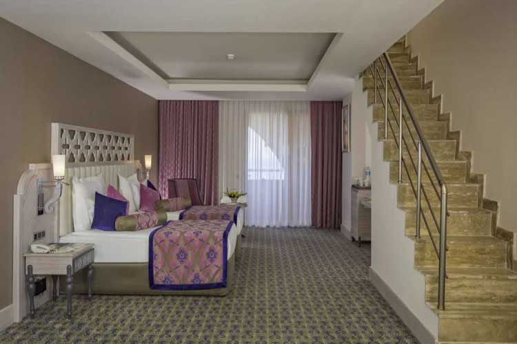 En az 2 yetişkin, En fazla 4 yetişkin veya 3 yetişkin + 1 çocuk.