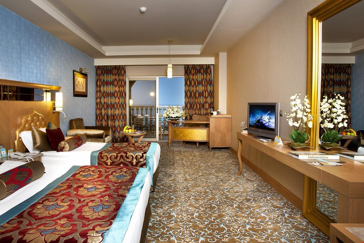 En fazla 3 yetişkin + 1 çocuk veya 2 yetişkin + 2 çocuk.