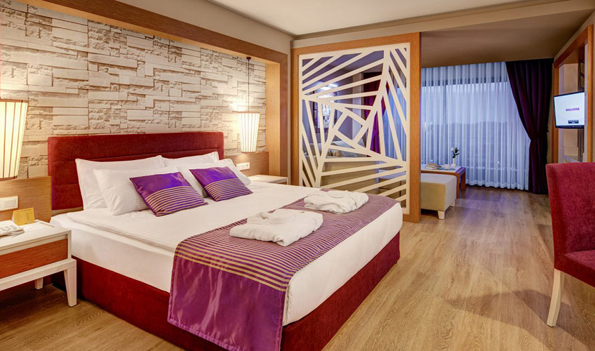 En az 2 yetişkin, En fazla 4 yetişkin veya 3 yetişkin + 1 çocuk.