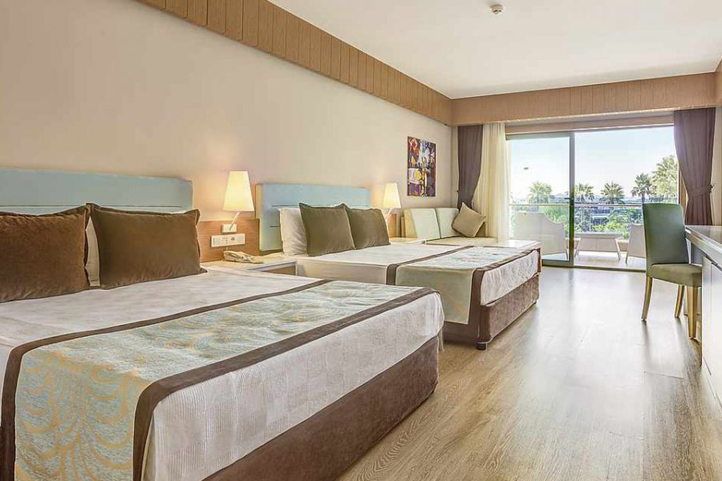 En fazla 3 yetişkin veya 2 yetişkin + 1 çocuk.