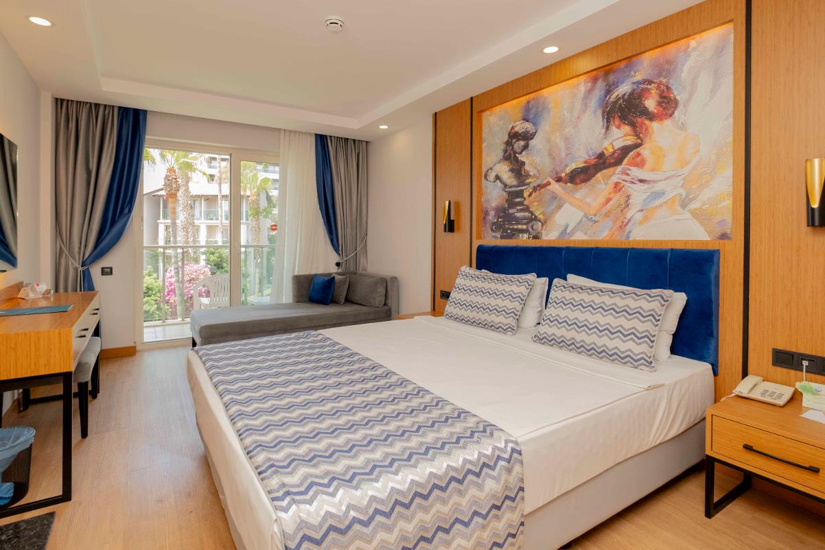 En fazla 3 yetişkin veya 2 yetişkin + 1 çocuk.