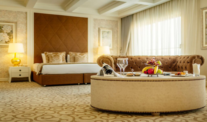 En fazla 3 yetişkin veya 2 yetişkin + 1 çocuk.