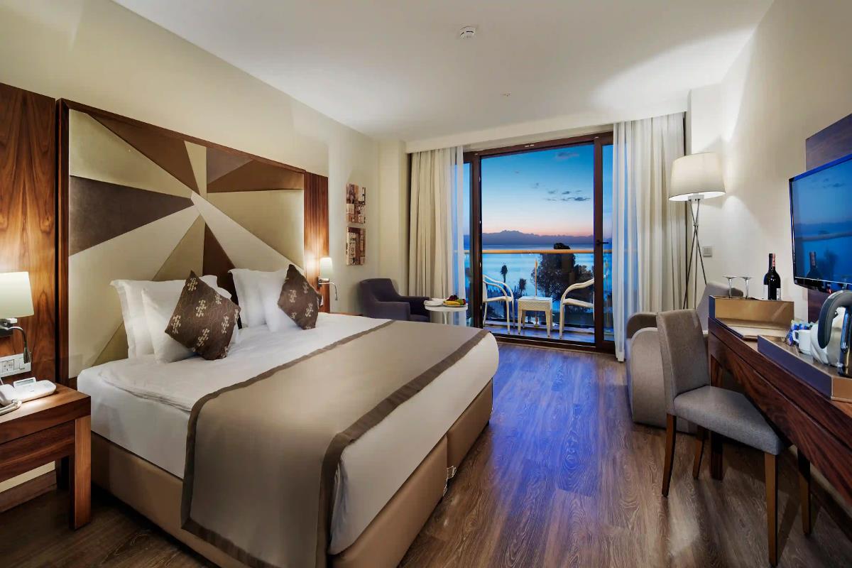 En fazla 3 yetişkin veya 2 yetişkin + 2 çocuk.