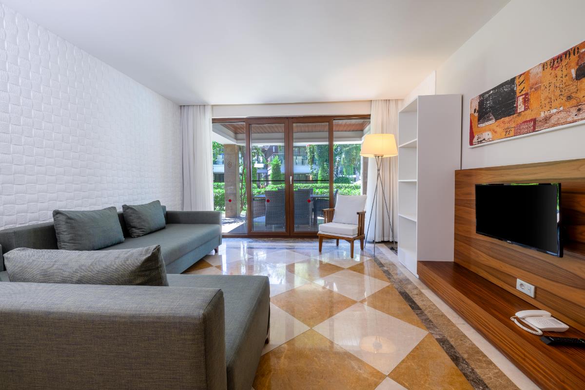 En az 2 yetişkin, En fazla 4 yetişkin veya 3 yetişkin + 1 çocuk.