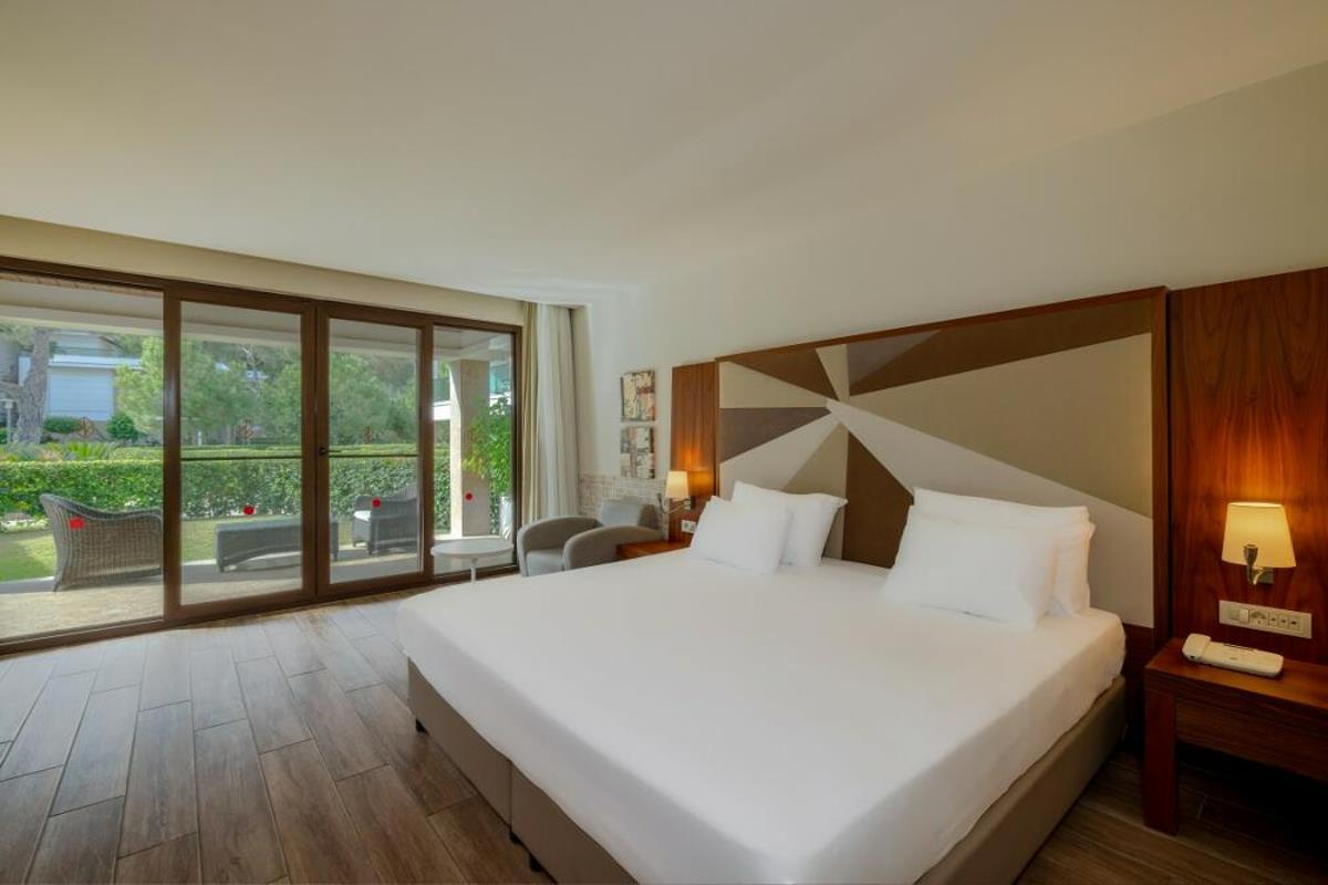 En az 2 yetişkin, En fazla 4 yetişkin veya 3 yetişkin + 2 çocuk.