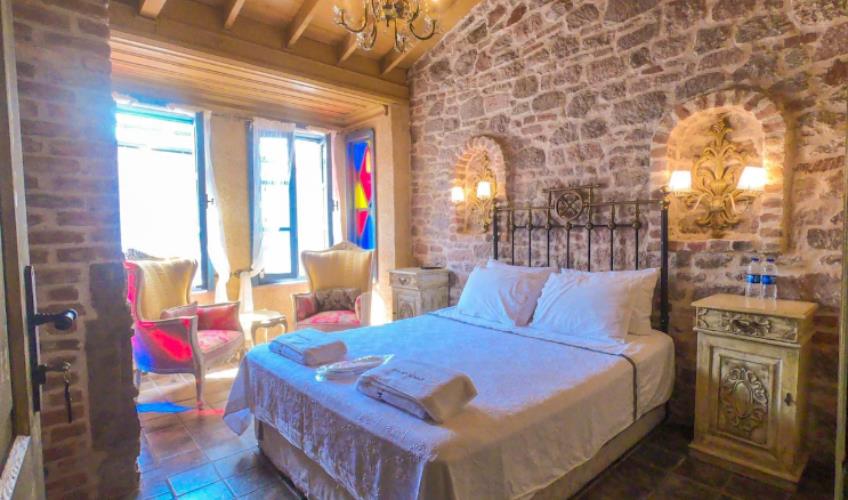 En fazla 2 yetişkin.