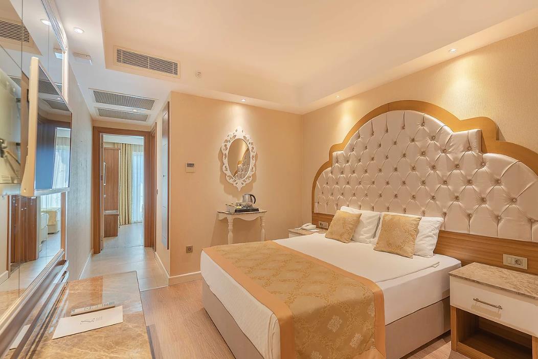 En az 2 yetişkin, En fazla 4 yetişkin veya 3 yetişkin + 1 çocuk.