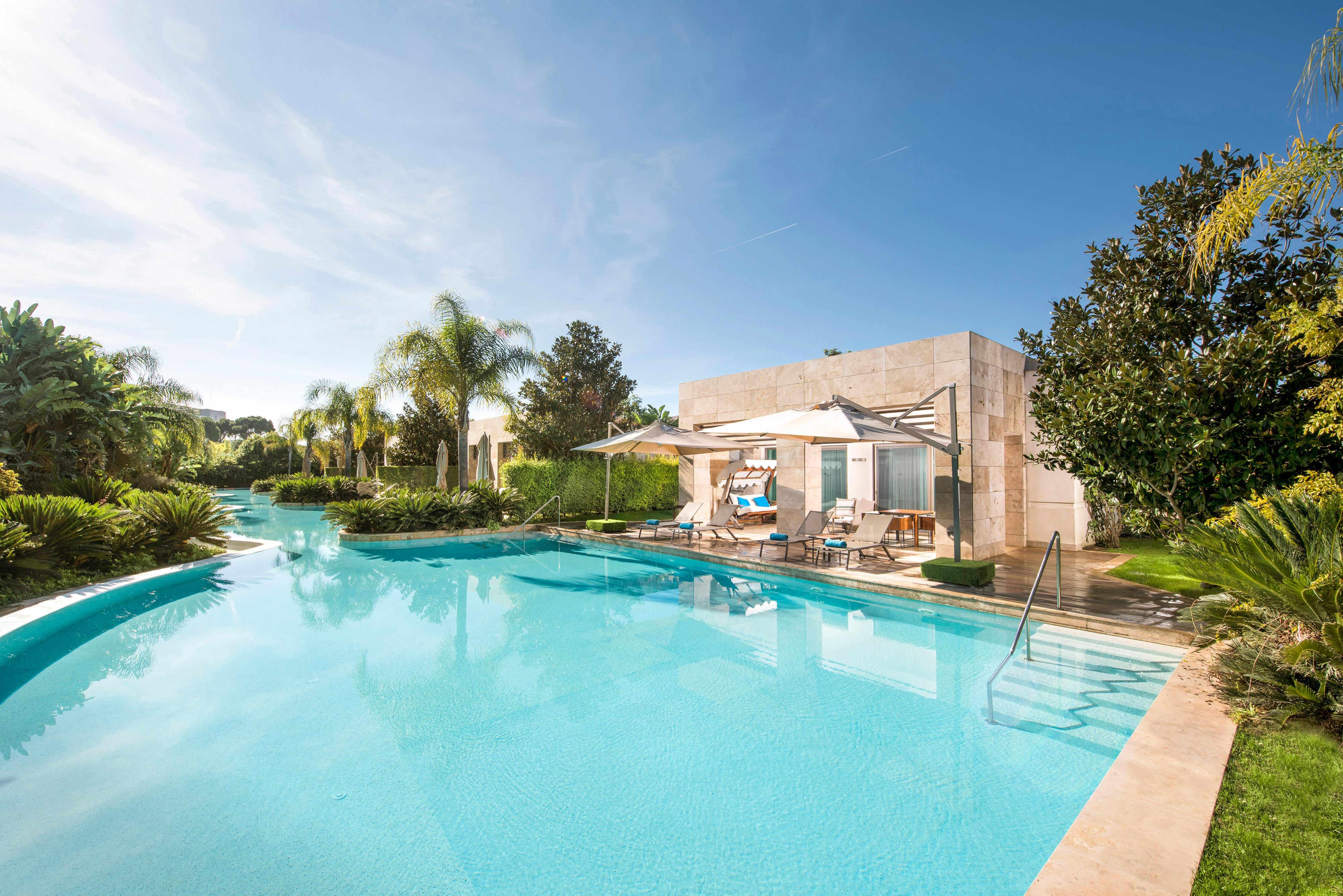 En az 2 yetişkin, En fazla 4 yetişkin + 1 bebek (0-2 yaş) veya 3 yetişkin + 1 çocuk + 1 bebek (0-2 yaş).