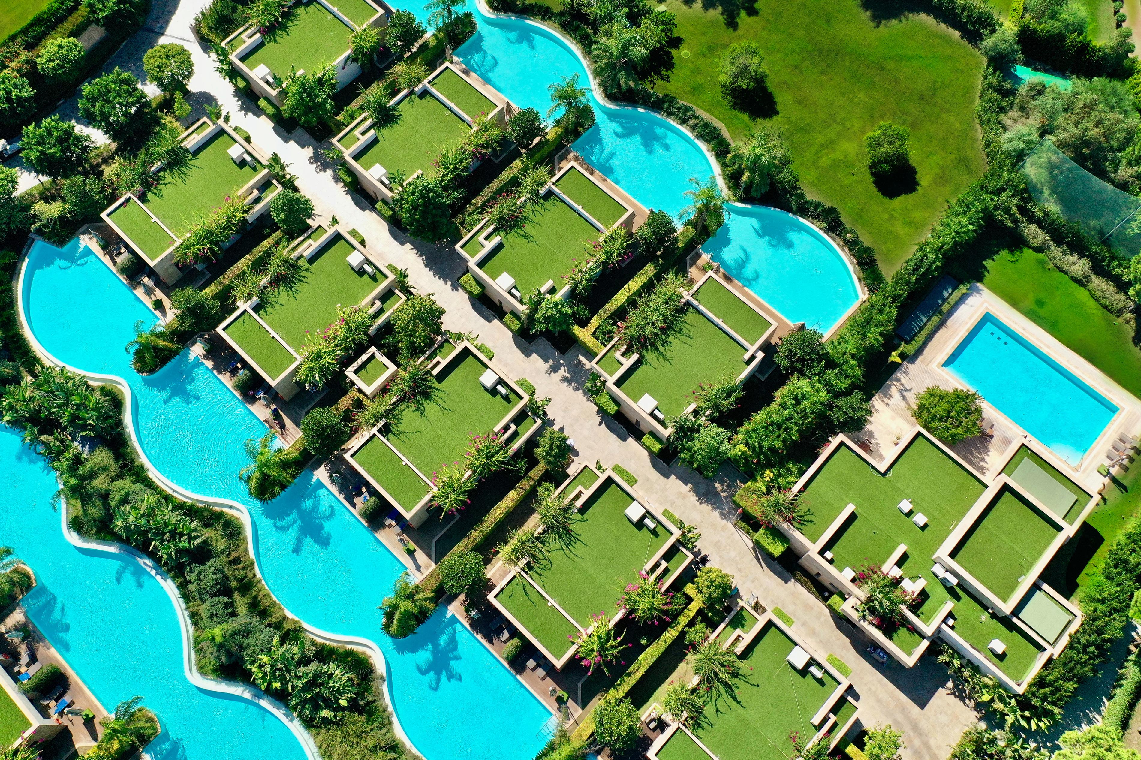 En fazla 3 yetişkin + 1 çocuk veya 2 yetişkin + 2 çocuk.