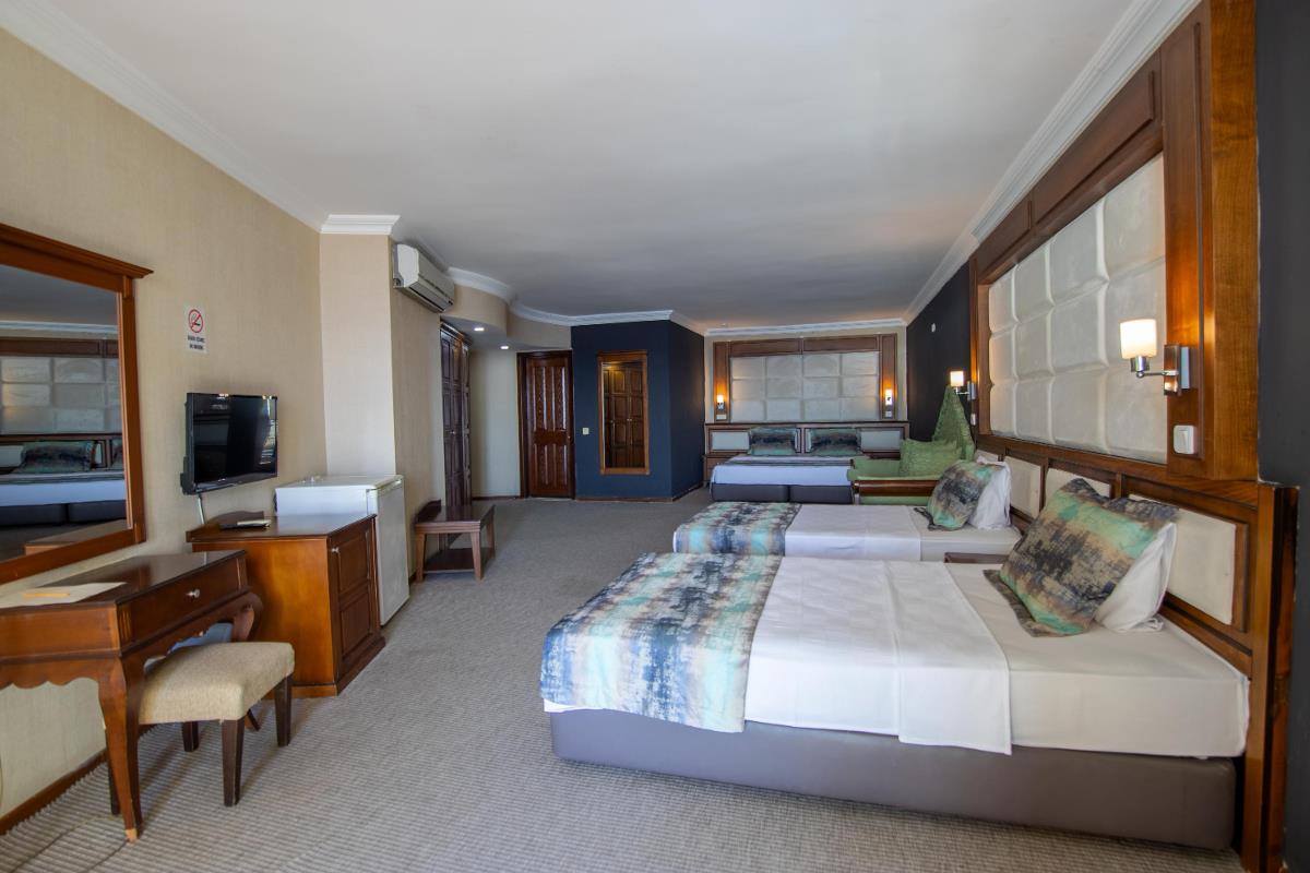 En az 2 yetişkin, En fazla 4 yetişkin veya 3 yetişkin + 1 çocuk.