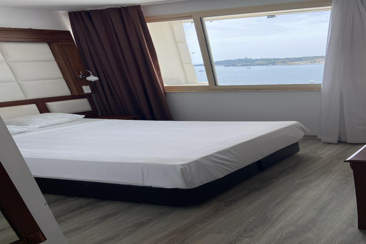 En fazla 2 yetişkin + 1 çocuk veya 1 yetişkin + 1 çocuk.