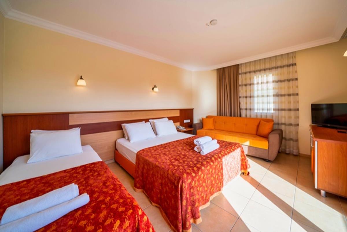 En fazla 3 yetişkin.