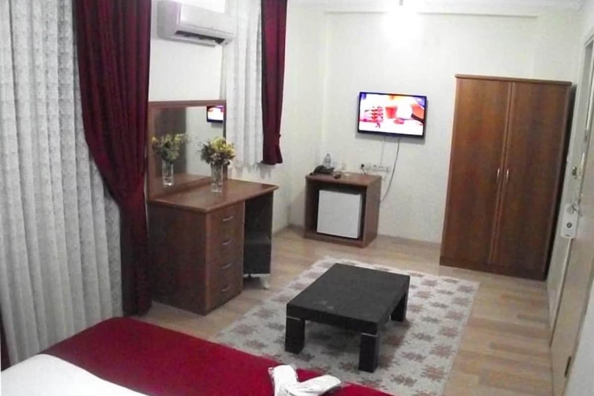 En fazla 2 yetişkin.