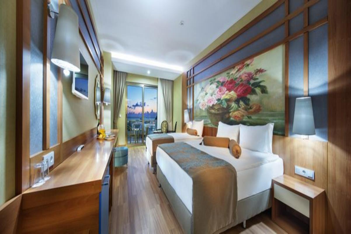 En fazla 3 yetişkin + 1 çocuk veya 2 yetişkin + 2 çocuk.