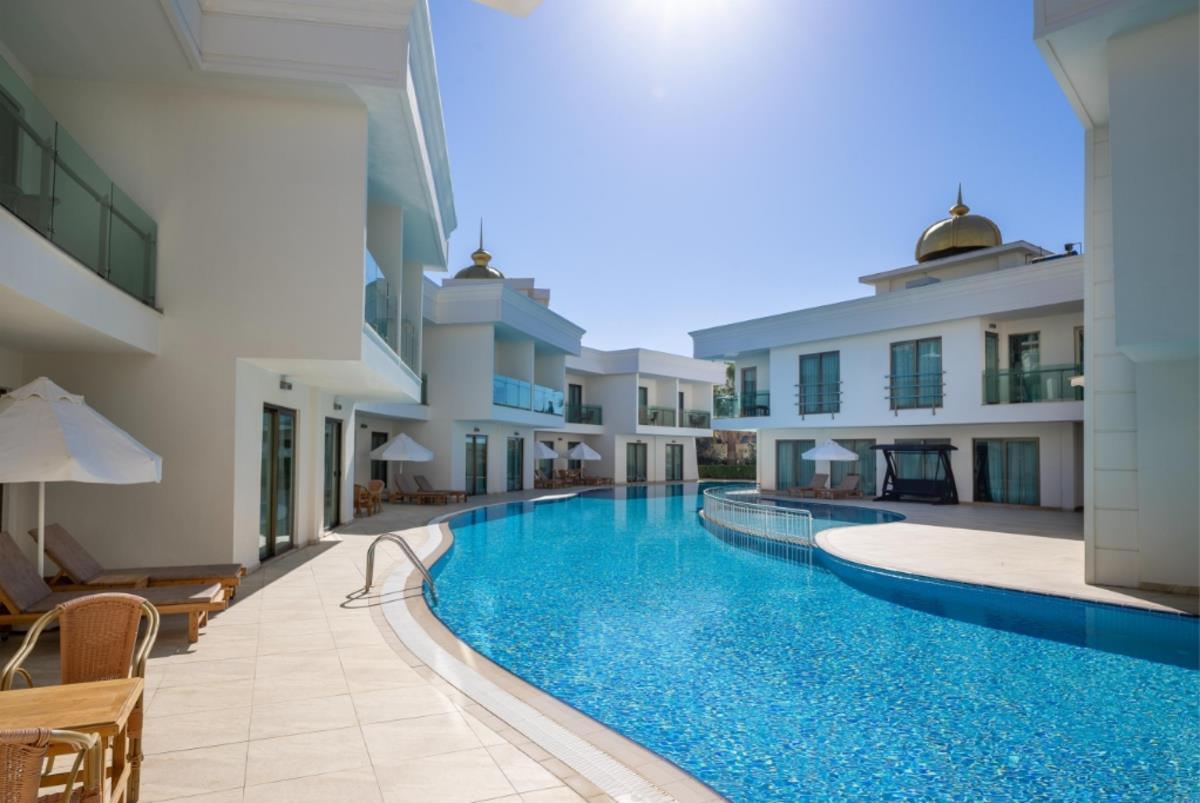 En az 2 yetişkin, En fazla 5 yetişkin veya 4 yetişkin + 1 çocuk.