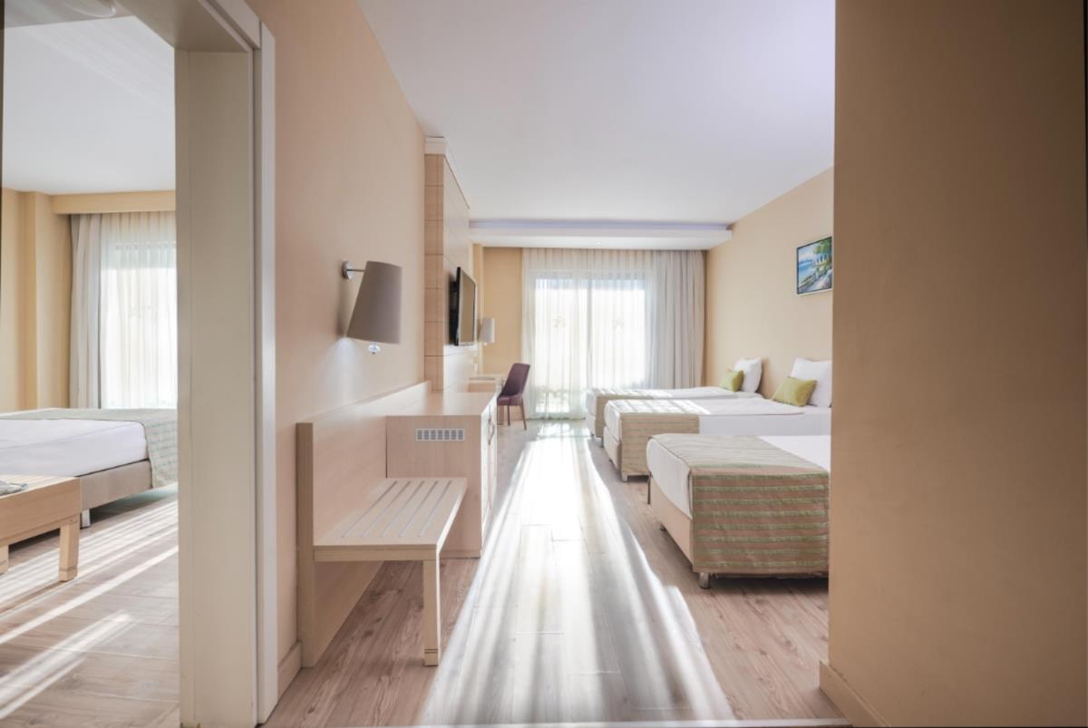 En az 2 yetişkin, En fazla 5 yetişkin veya 4 yetişkin + 1 çocuk.