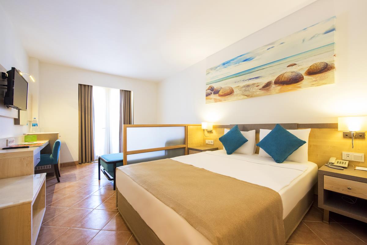 En fazla 3 yetişkin + 1 çocuk veya 2 yetişkin + 2 çocuk.