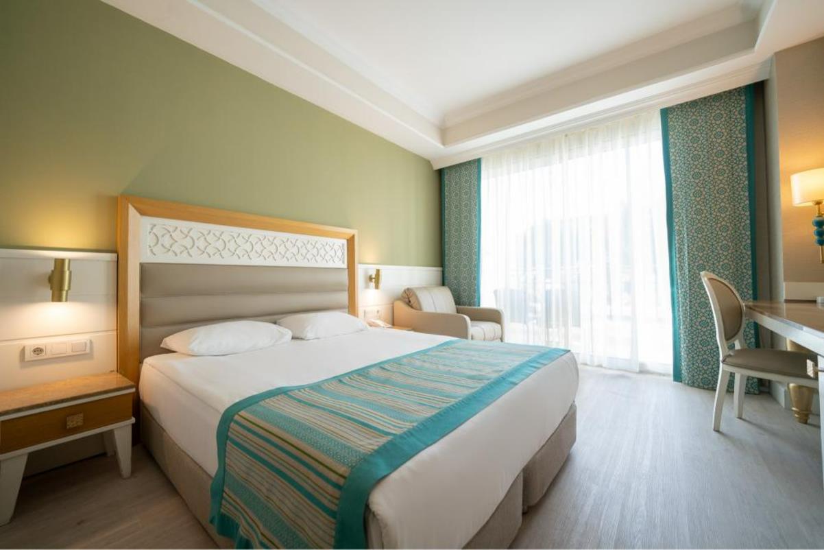 En fazla 3 yetişkin veya 2 yetişkin + 1 çocuk.