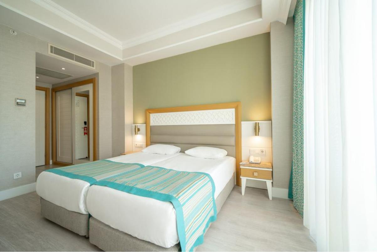 En az 2 yetişkin, En fazla 3 yetişkin + 1 çocuk veya 2 yetişkin + 2 çocuk.