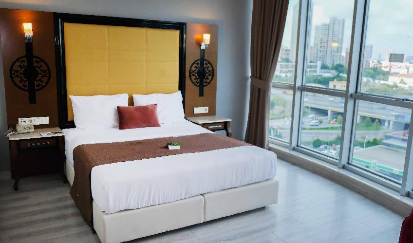 En fazla 2 yetişkin + 1 bebek (0-2 yaş) veya 1 yetişkin + 1 çocuk + 1 bebek (0-2 yaş).