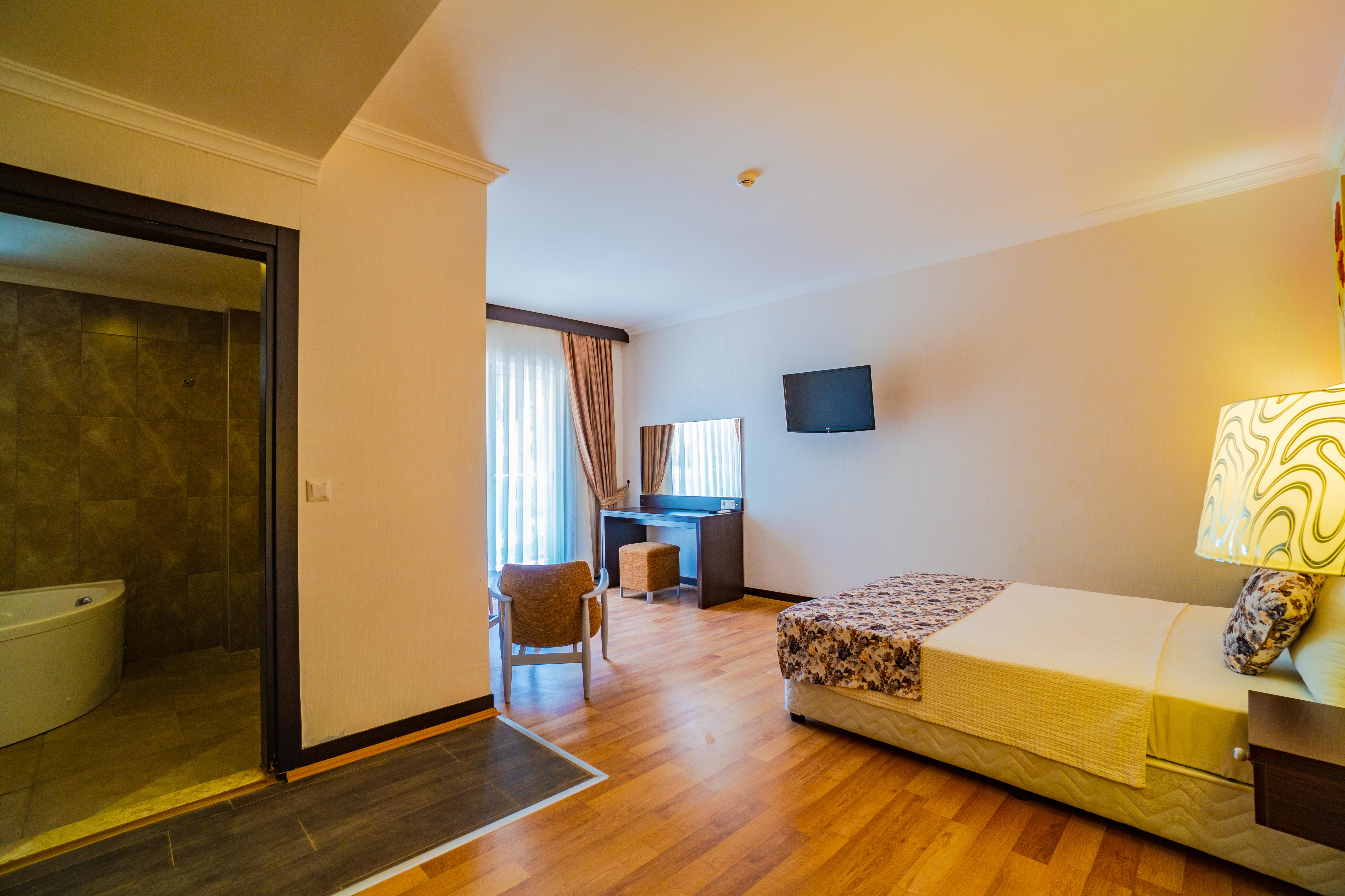 En fazla 3 yetişkin + 1 çocuk veya 2 yetişkin + 2 çocuk.