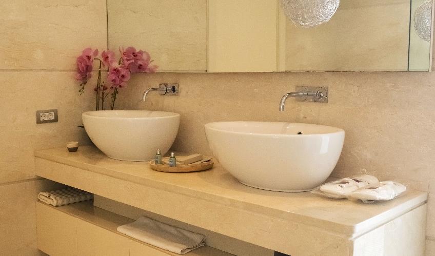 En fazla 2 yetişkin.