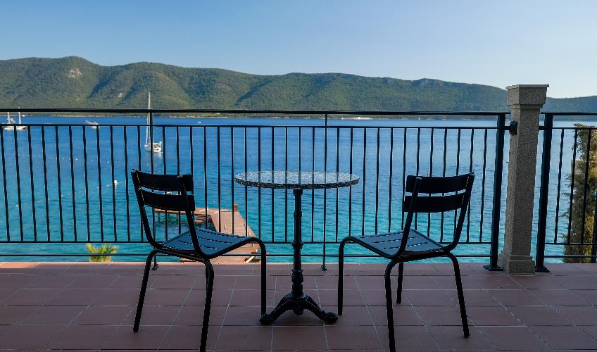 En fazla 2 yetişkin.