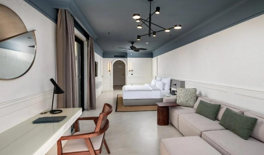 En fazla 3 yetişkin.