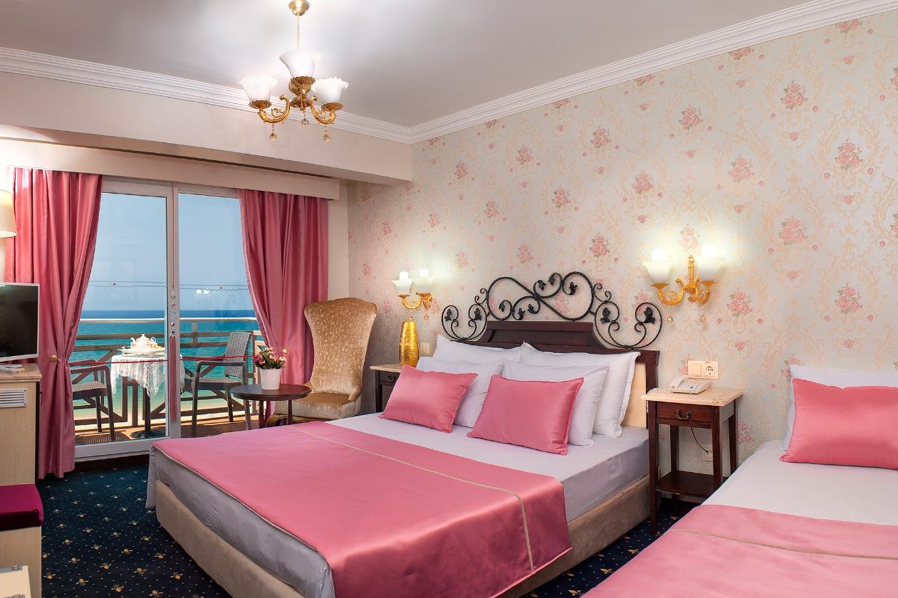 En fazla 3 yetişkin veya 2 yetişkin + 2 çocuk.