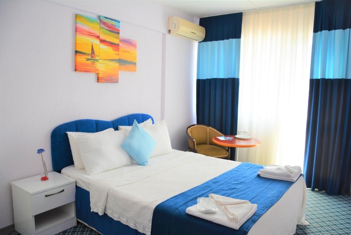 En fazla 2 yetişkin + 2 çocuk veya 1 yetişkin + 2 çocuk.