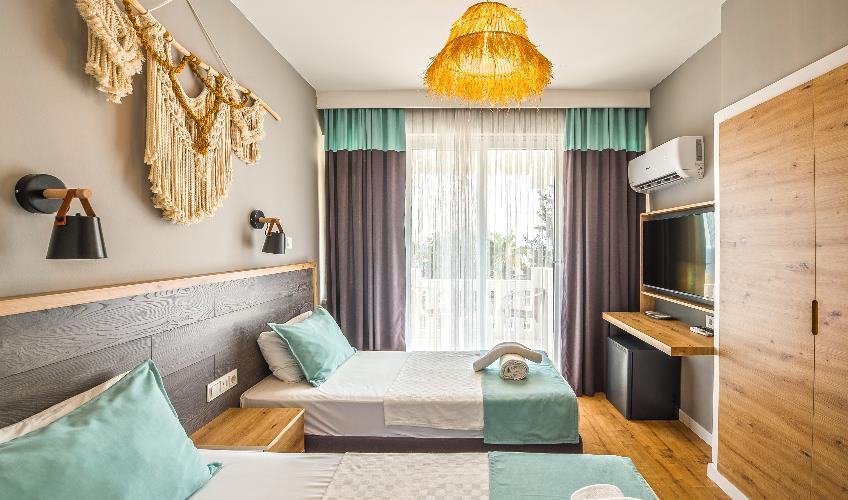 En fazla 2 yetişkin.