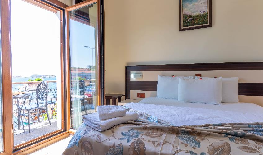 En az 2 yetişkin, En fazla 2 yetişkin.