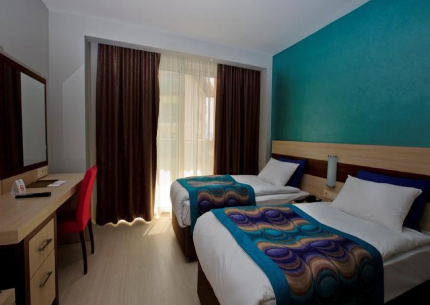 En fazla 2 yetişkin + 2 çocuk veya 1 yetişkin + 2 çocuk.