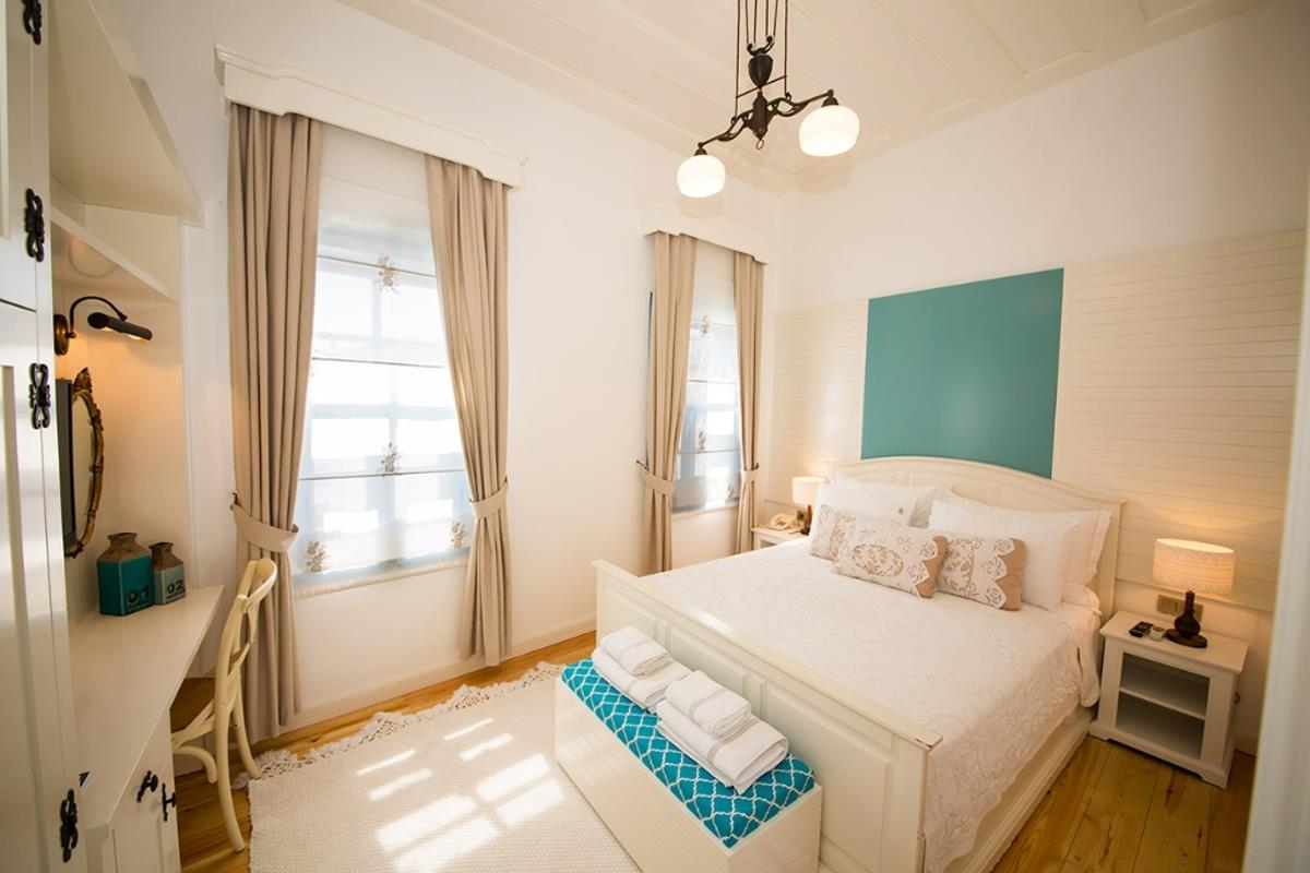 En fazla 4 yetişkin.