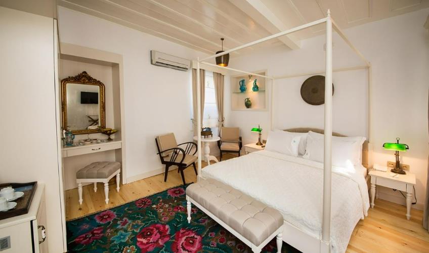 En az 2 yetişkin, En fazla 4 yetişkin.