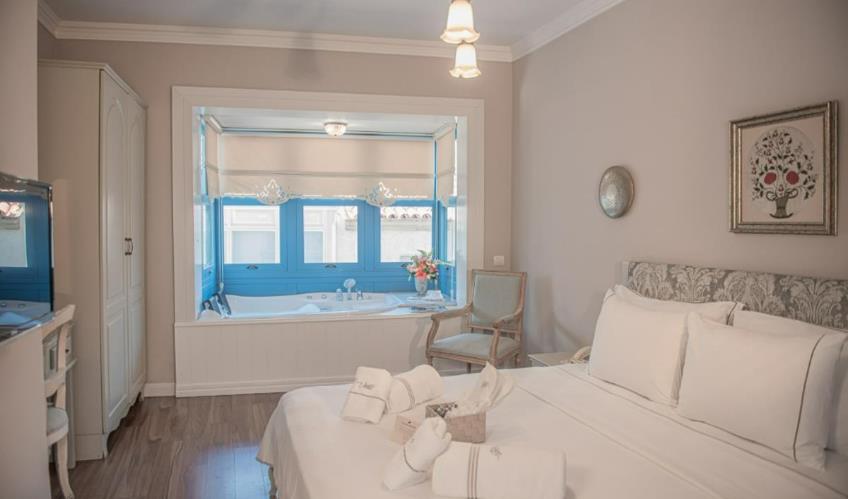 En fazla 2 yetişkin.