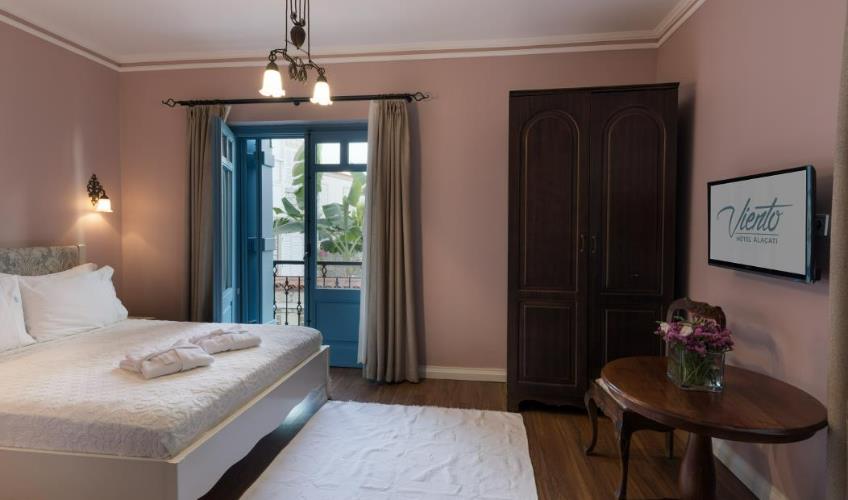 En fazla 2 yetişkin.