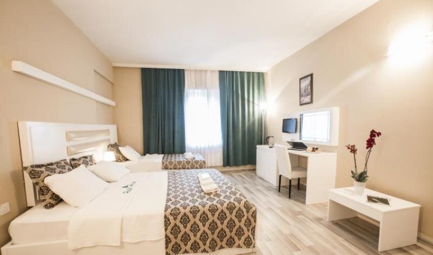 En fazla 2 yetişkin veya 1 yetişkin + 1 çocuk.