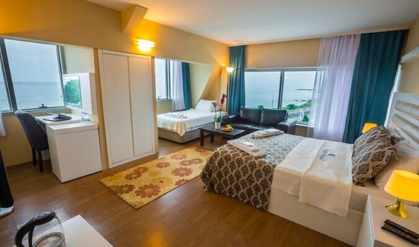 En fazla 3 yetişkin veya 2 yetişkin + 1 çocuk.