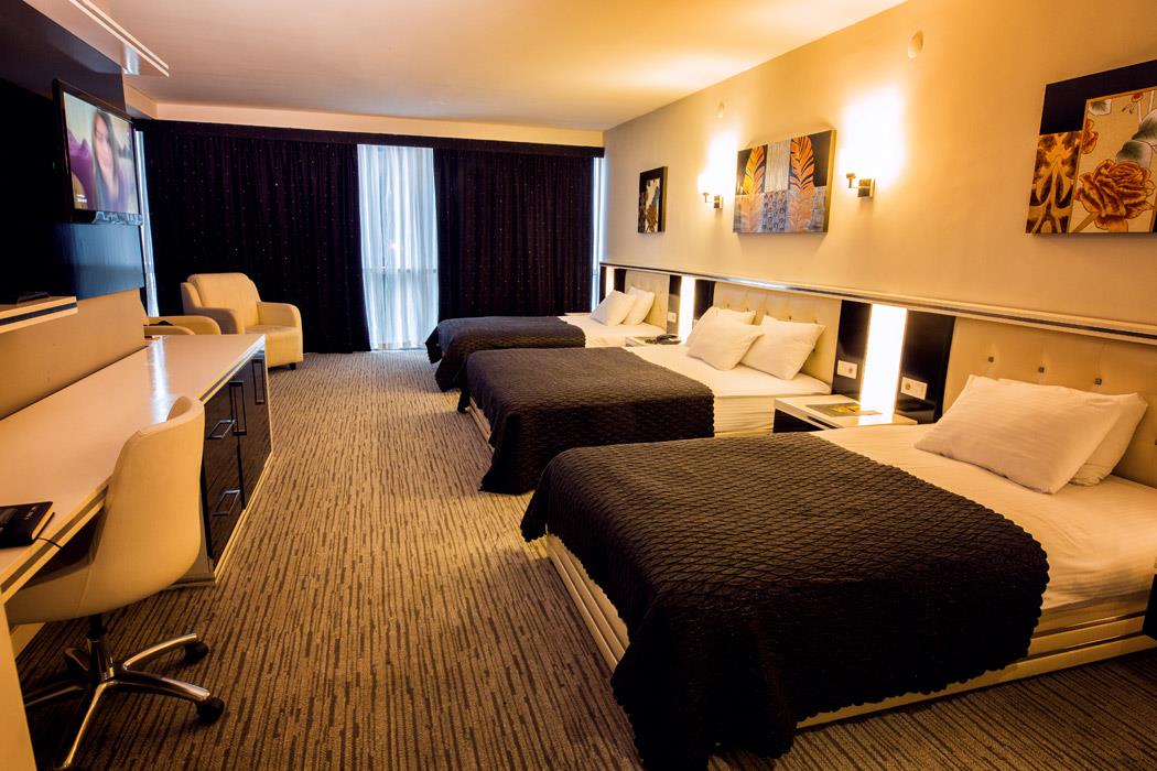 En az 2 yetişkin, En fazla 4 yetişkin + 1 bebek (0-2 yaş) veya 3 yetişkin + 1 çocuk + 1 bebek (0-2 yaş).