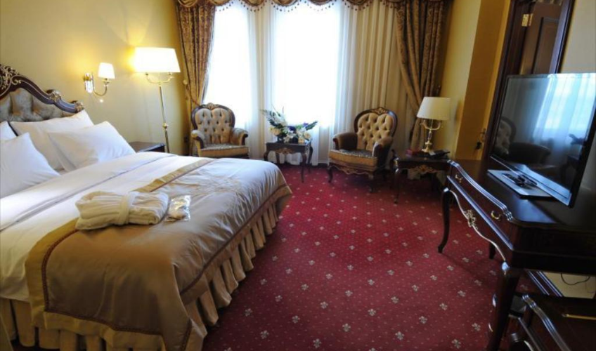 En fazla 2 yetişkin.