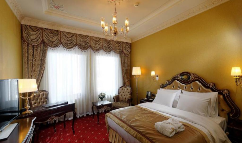 En fazla 2 yetişkin.